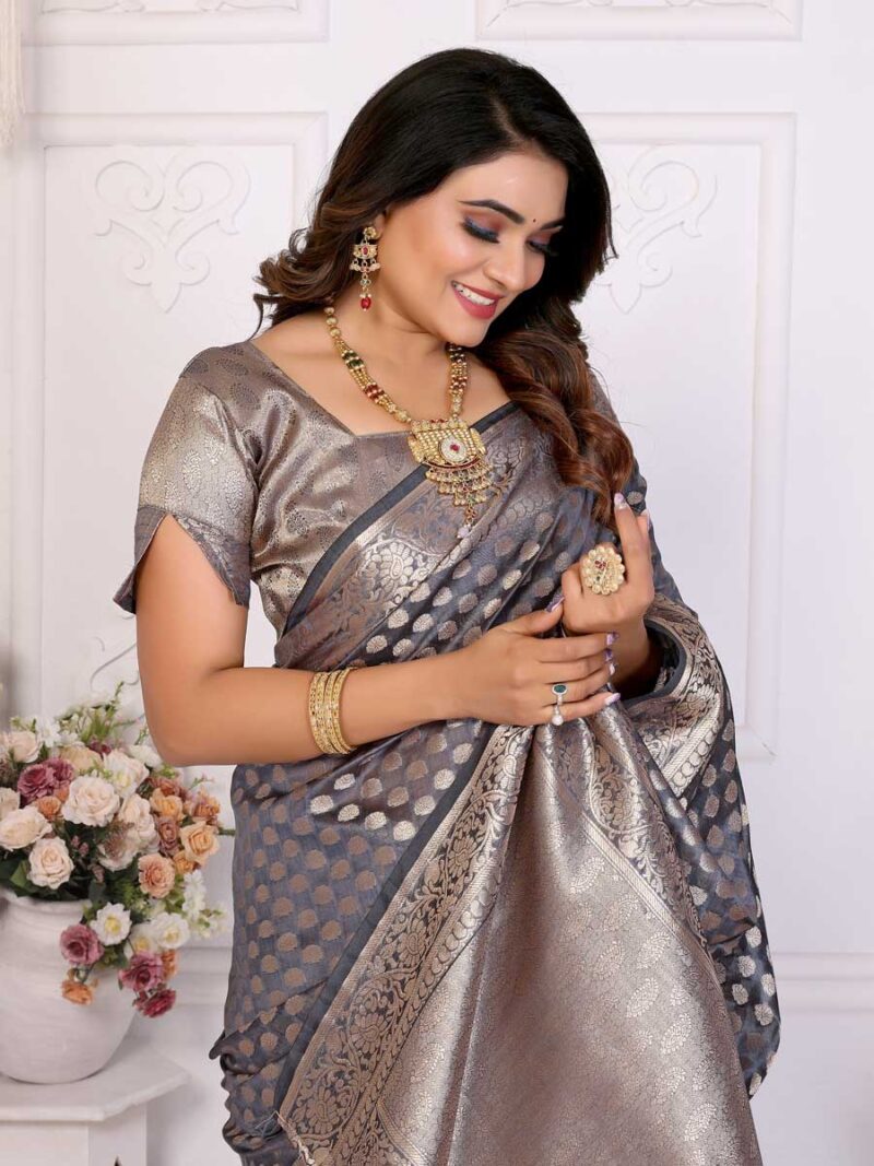 Grey Color Grey Saree - Image 3