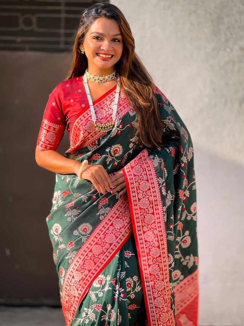 Green Color Red Saree - Image 3